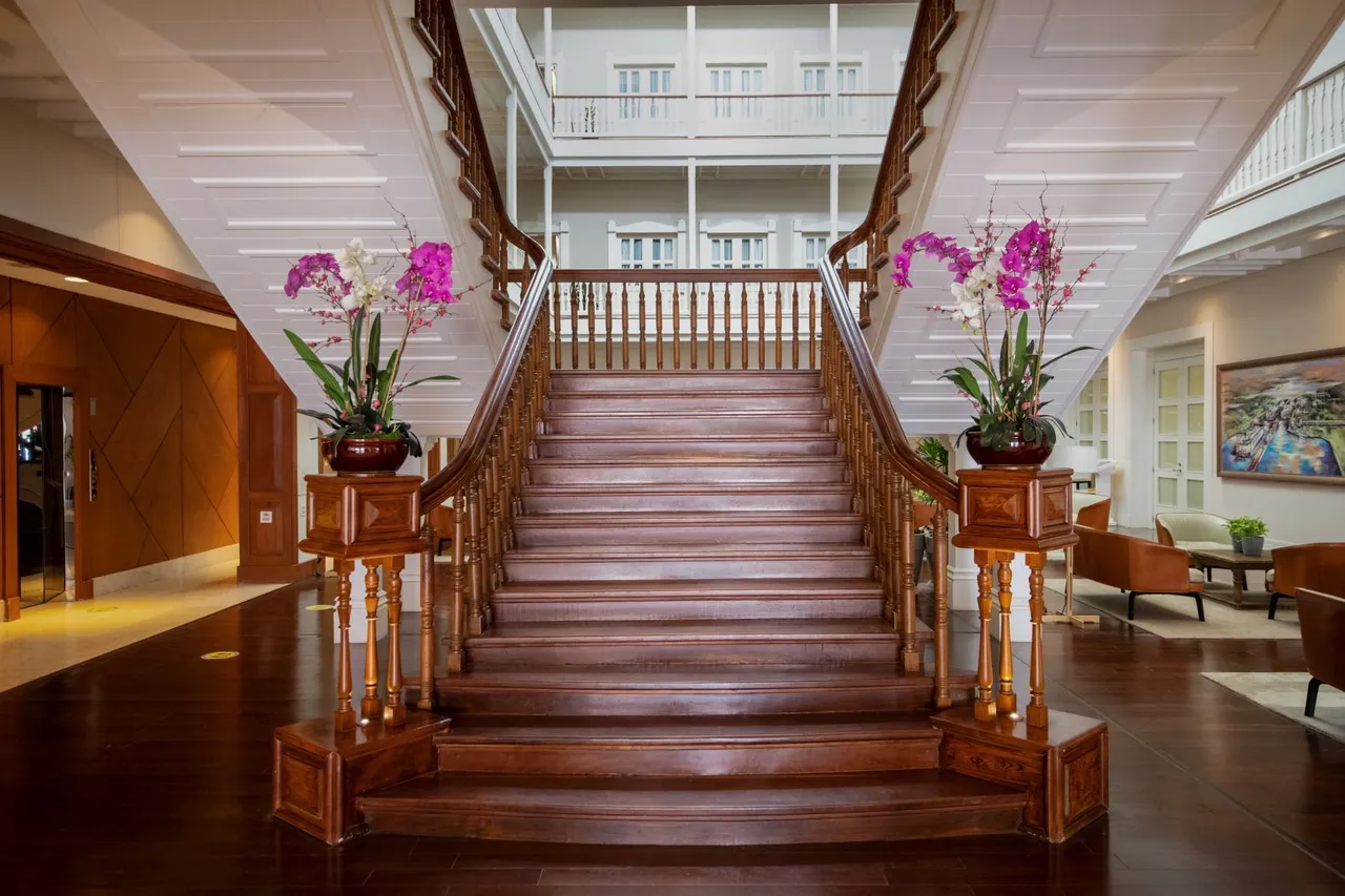 Central Hotel Panamá, Plaza de la Independencia