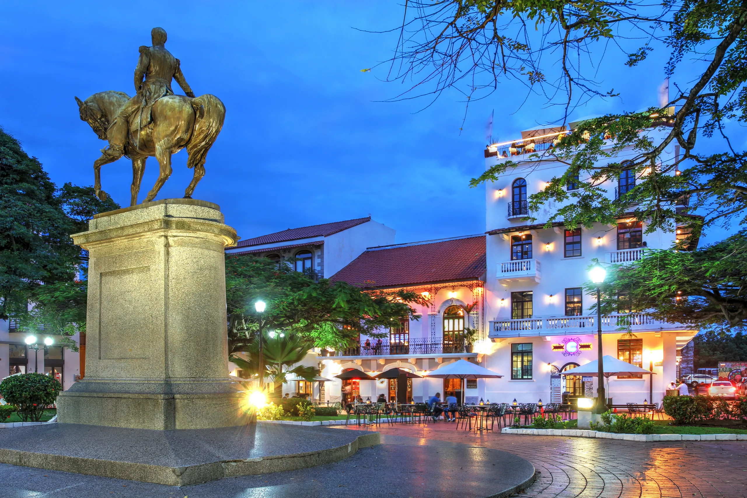 Plaza Herrera in Casco Antiguo in the evening